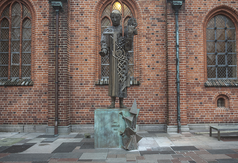 Statue of Ansgar situated in front of the Cathedral in Ribe. 